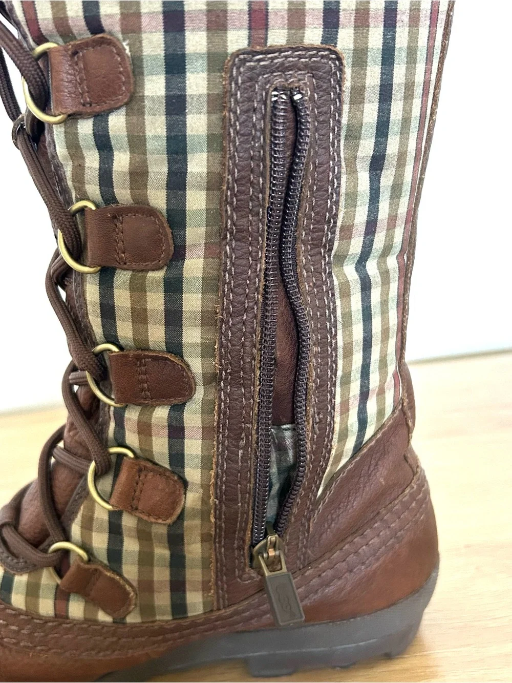 Vintage UGG Edmonton Lace Up Brown Leather Plaid Boots WM8 EU39